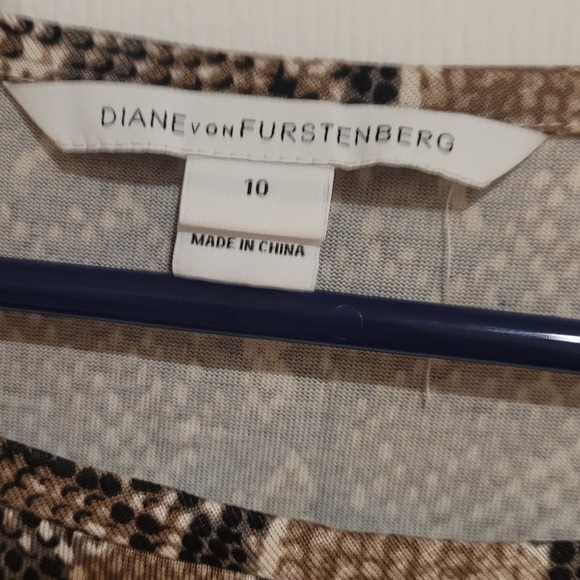 Diane Von Furstenberg faux wrap dress. 100% silk size 10 - Picture 5 of 9